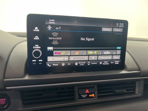 Used 2025 Honda Pilot EX-L image 12