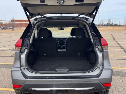 Used 2018 Nissan Rogue SV FWD image 33