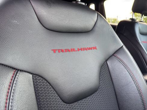 Used 2025 Jeep Compass Trailhawk AWD/4WD image 23