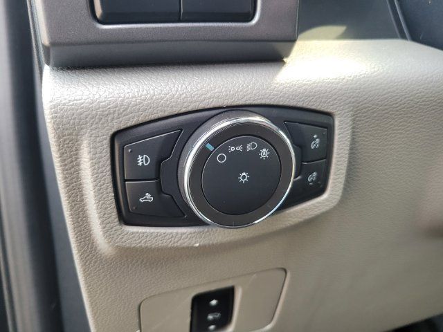Used 2022 Ford F350 XLT w/ XLT Premium Package AWD/4WD image 17