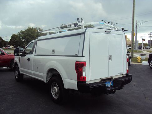 Used 2019 Ford F250 XL w/ Power Equipment Group image 4