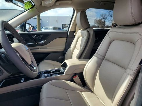 Certified 2023 Lincoln Corsair FWD w/ Equipment Group 101A image 9