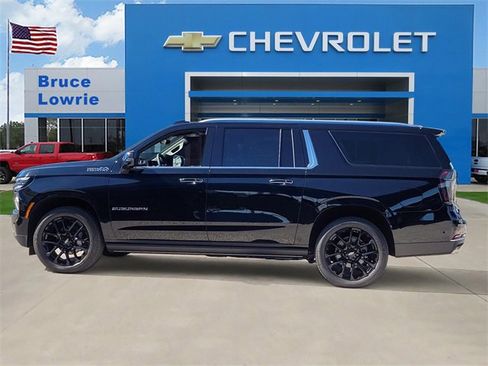 New 2025 Chevrolet Suburban High Country image 2