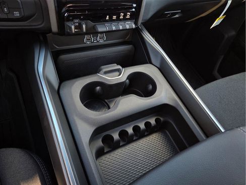 New 2026 RAM 2500 Big Horn AWD/4WD image 11
