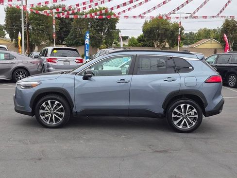 Used 2025 Toyota Corolla Cross XLE AWD/4WD image 12