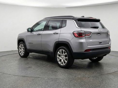 Used 2025 Jeep Compass Limited AWD/4WD image 6