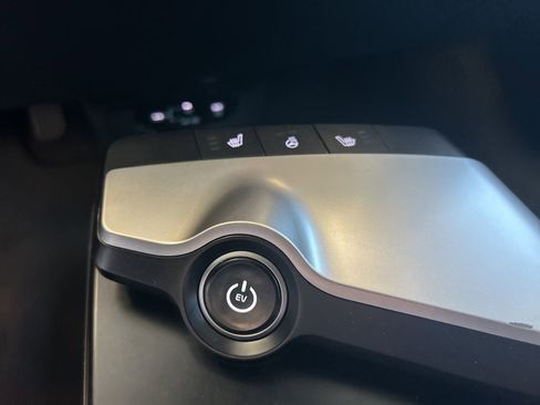 Used 2025 Kia EV6 Light image 27