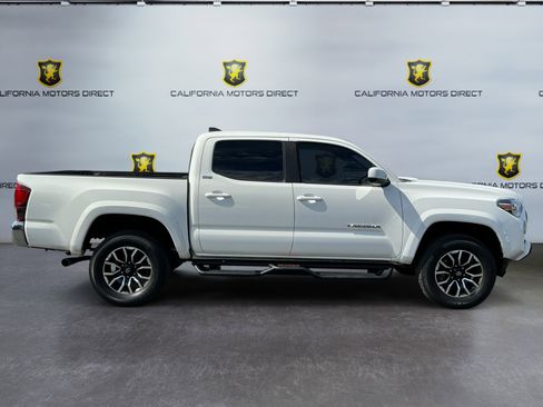 Used 2022 Toyota Tacoma SR5 image 4