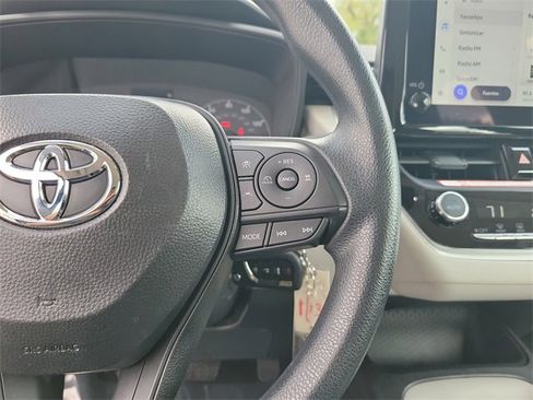 Used 2025 Toyota Corolla LE image 17