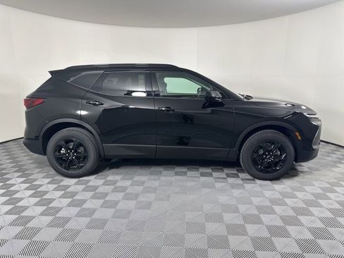New 2025 Chevrolet Blazer LT w/ Convenience Package image 2