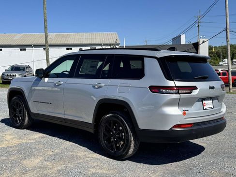 New 2025 Jeep Grand Cherokee L Altitude AWD/4WD image 22