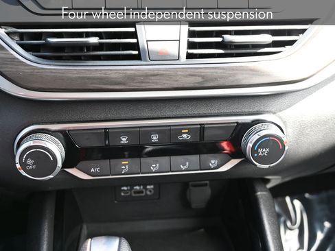 Used 2024 Nissan Altima 2.5 SV image 16