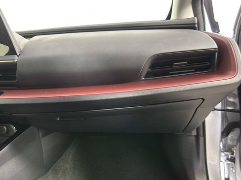 Used 2025 Toyota Prius Plug-In Hybrid FWD image 25