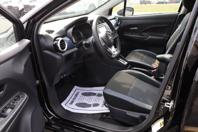 Used 2025 Nissan Versa SV FWD image 10