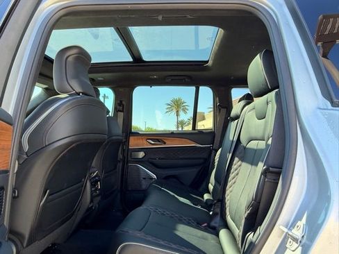 Used 2022 Jeep Grand Cherokee Summit image 13