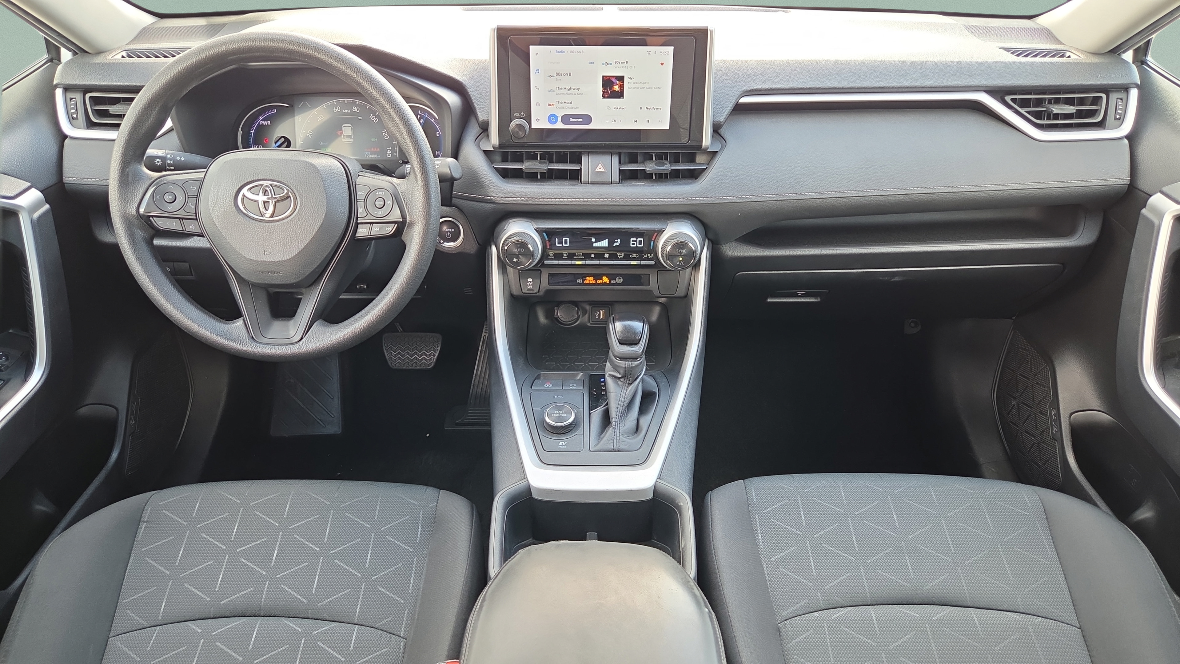 Used 2024 Toyota RAV4 XLE AWD/4WD image 14
