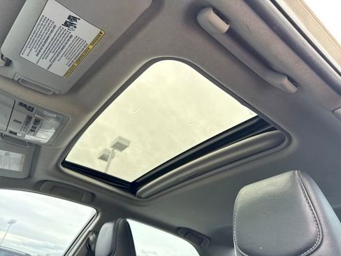 Used 2012 Toyota Camry SE w/ Leather Pkg image 21