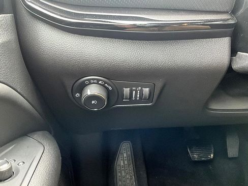 New 2026 Jeep Compass Limited image 16