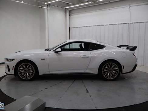 Used 2024 Ford Mustang GT Premium image 9