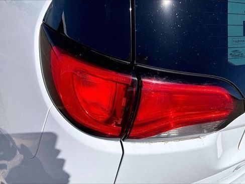 Used 2021 Chrysler Voyager Lxi FWD image 23