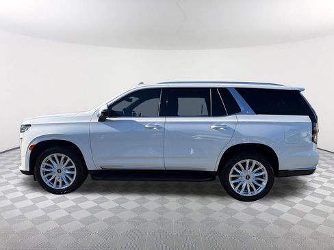 Used 2024 Cadillac Escalade Luxury RWD image 8