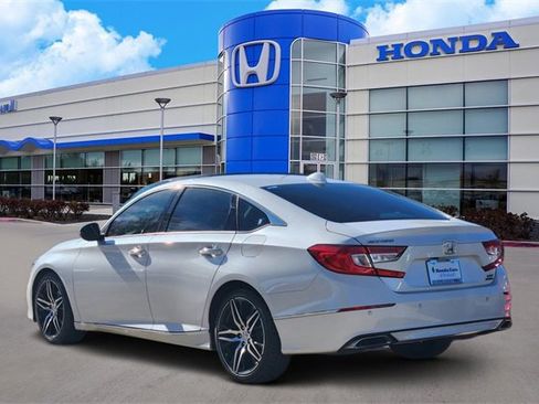 Certified 2022 Honda Accord Touring image 4