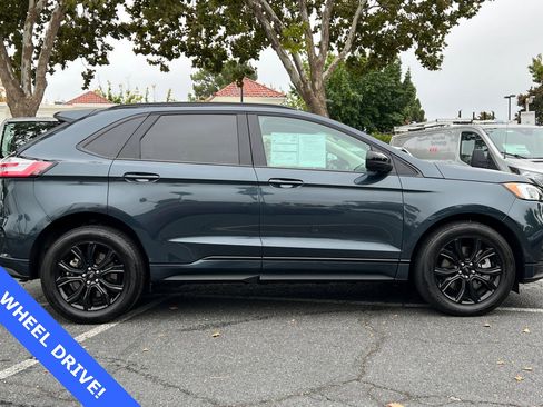 Certified 2022 Ford Edge SE w/ Black Appearance Package image 3