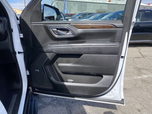 Used 2023 Chevrolet Suburban Premier image 28