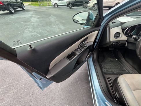 Used 2012 Chevrolet Cruze Eco image 11