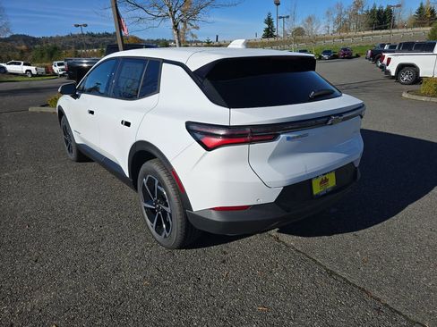 New 2026 Chevrolet Equinox EV LT image 4