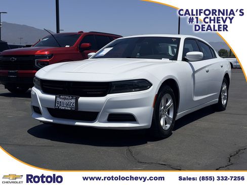 Used 2022 Dodge Charger SXT w/ Leather Interior Group RWD image 3