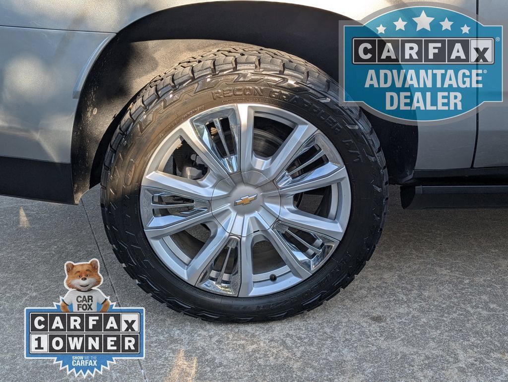 Used 2024 Chevrolet Suburban High Country AWD/4WD image 3