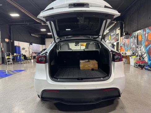 Used 2021 Tesla Model Y Long Range AWD/4WD image 5