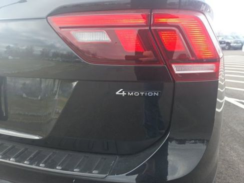 Used 2023 Volkswagen Tiguan SE R-Line image 15