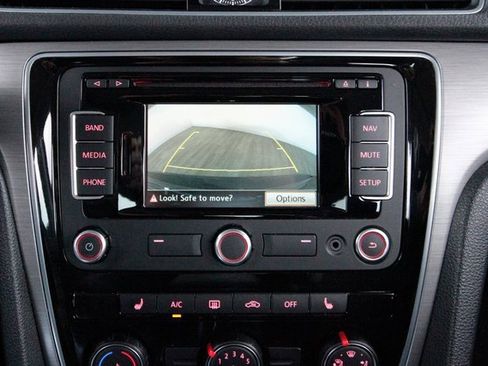 Used 2015 Volkswagen Passat 1.8T SE image 14