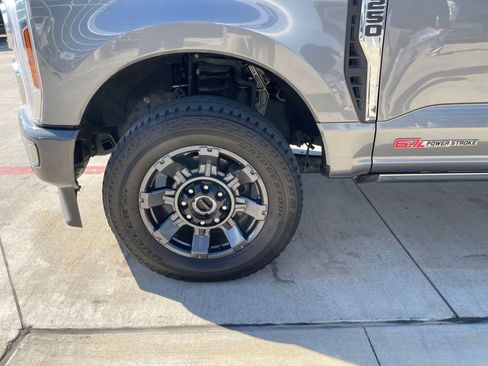 Used 2024 Ford F250 Platinum image 26