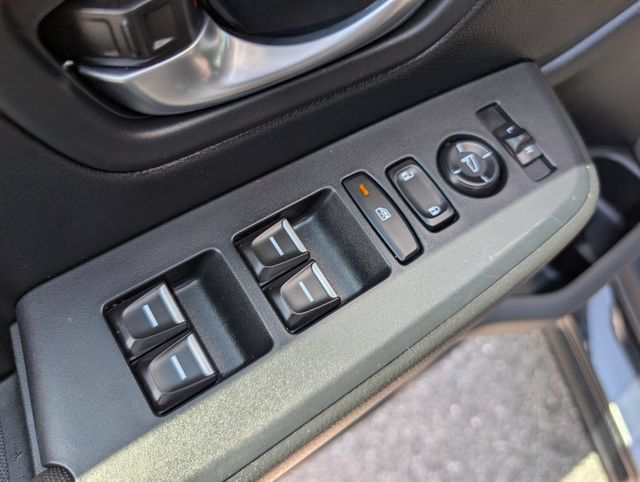 Used 2025 Honda Pilot Sport image 17