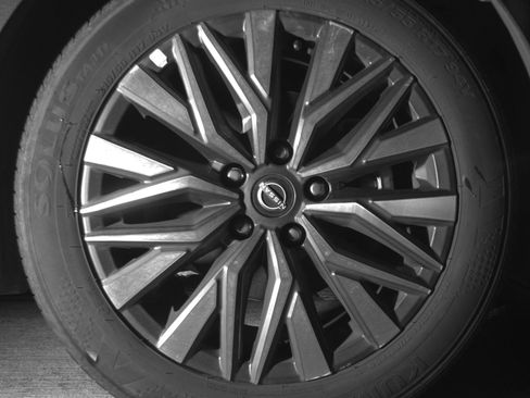 Used 2025 Nissan Altima 2.5 SV FWD image 13