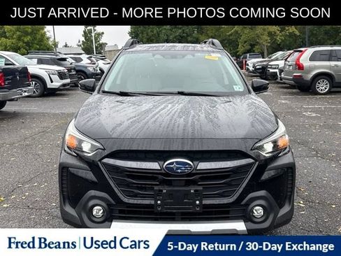 Used 2023 Subaru Outback Limited AWD/4WD image 2