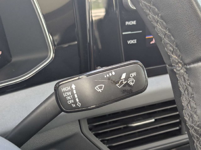 Used 2025 Volkswagen Jetta SE FWD image 27