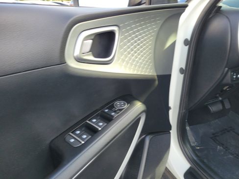 Used 2024 Kia Soul LX w/ Option Group 015 image 18