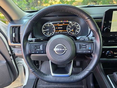 Used 2023 Nissan Pathfinder SL AWD/4WD image 23