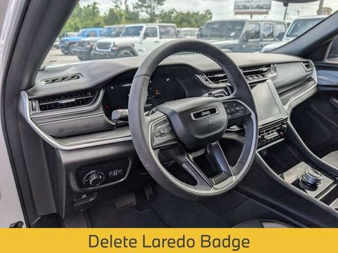 Certified 2023 Jeep Grand Cherokee Altitude AWD/4WD image 32