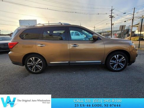 Used 2017 Nissan Pathfinder Platinum w/ Family Entertainment Package image 7