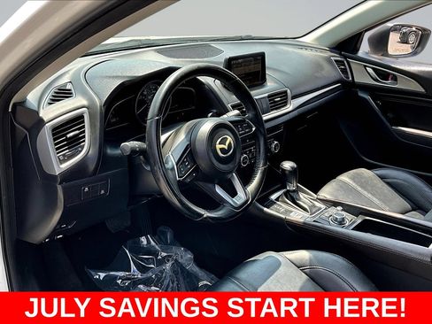 Used 2018 MAZDA MAZDA3 Touring FWD image 18