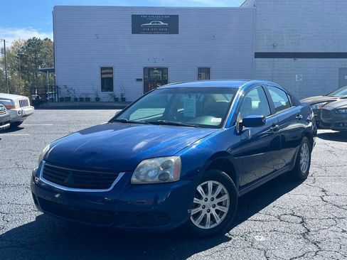 Used 2009 Mitsubishi Galant ES FWD image 1