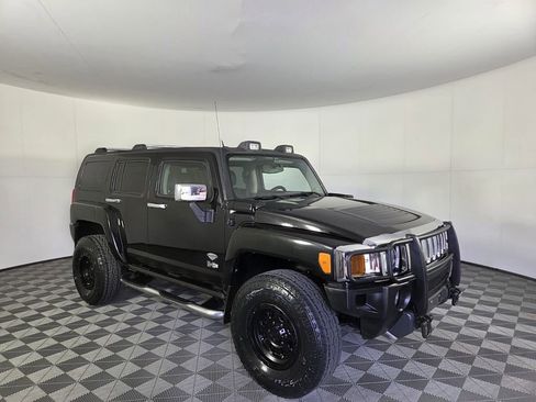 Used 2010 HUMMER H3 Alpha image 2