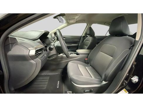 Used 2024 Nissan Altima 2.5 SV image 11