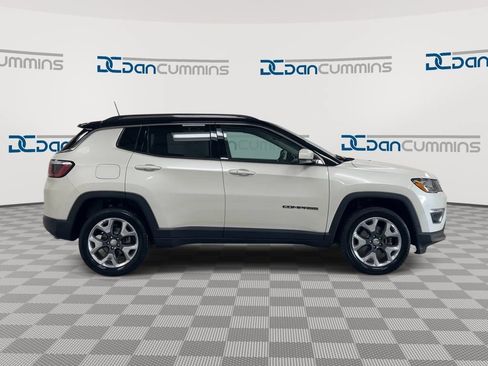Used 2018 Jeep Compass Limited AWD/4WD image 9