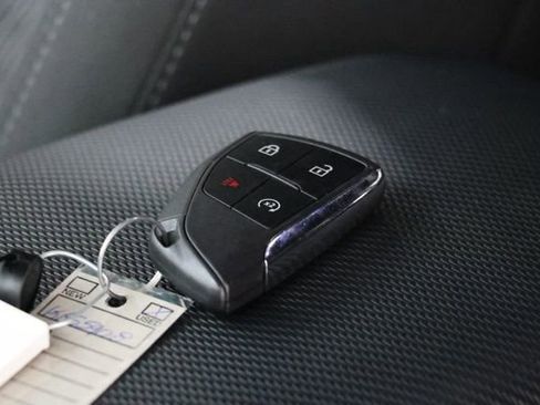 Used 2025 Chevrolet Equinox LT w/ Safety and Technology Package FWD image 37
